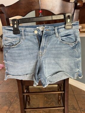 kensie VintageLuxe The Short - Light Blue Denim Cutoff Shorts